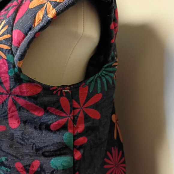 Vintage Ladies Floral Zip-Up Vest - Picture 4 of 10